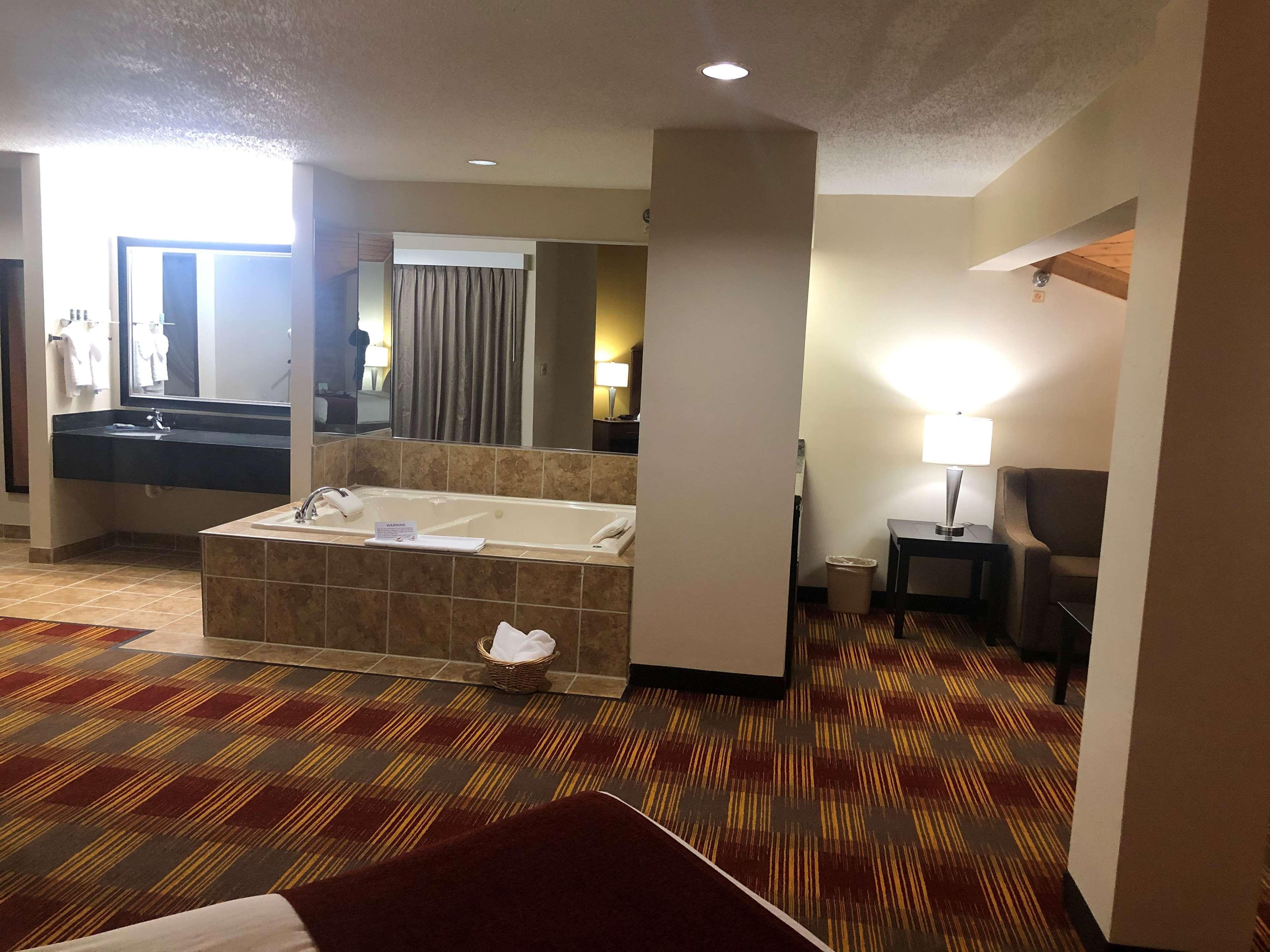 Best Western Lakewood Inn Hebron Esterno foto