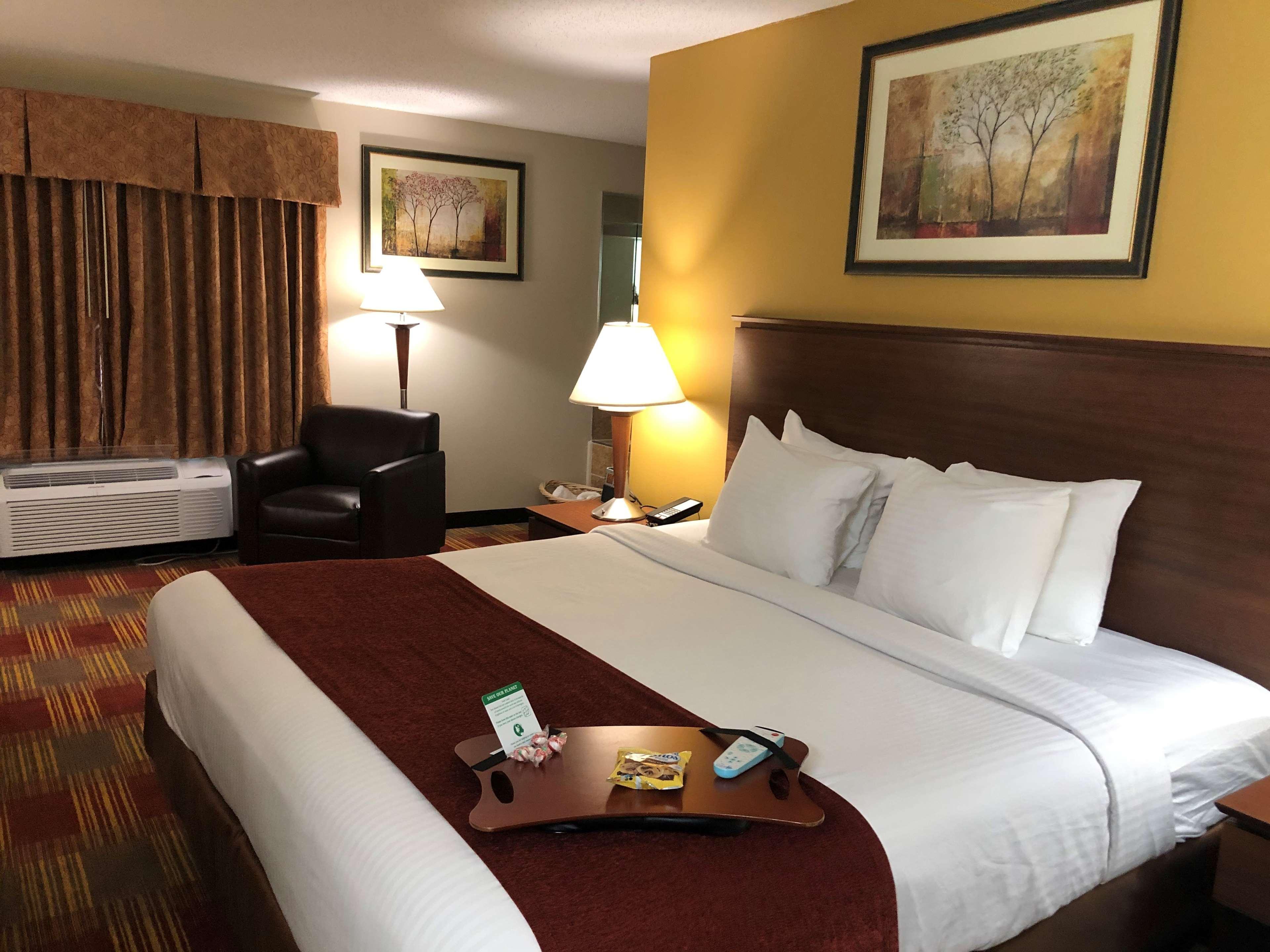 Best Western Lakewood Inn Hebron Esterno foto