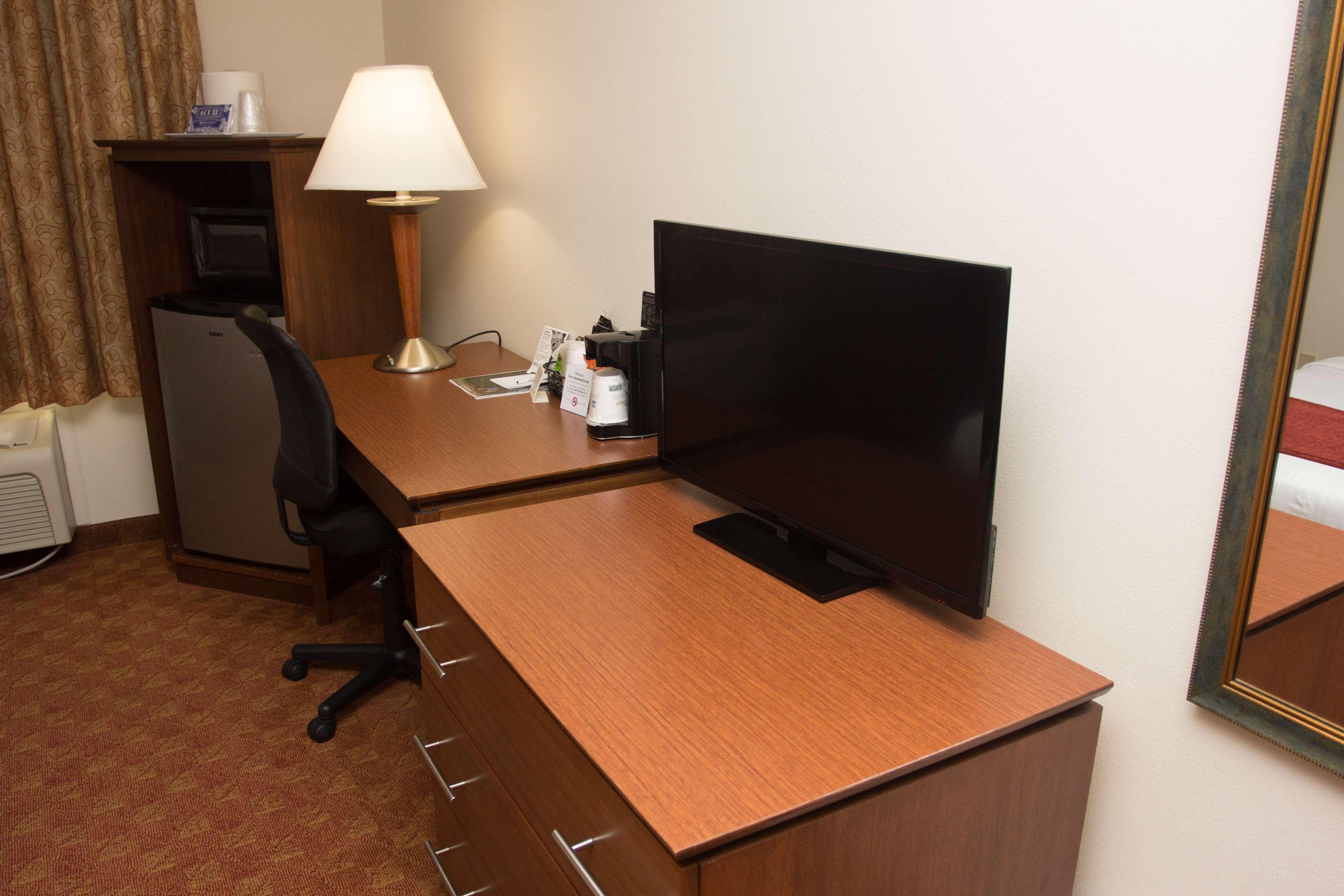 Best Western Lakewood Inn Hebron Esterno foto