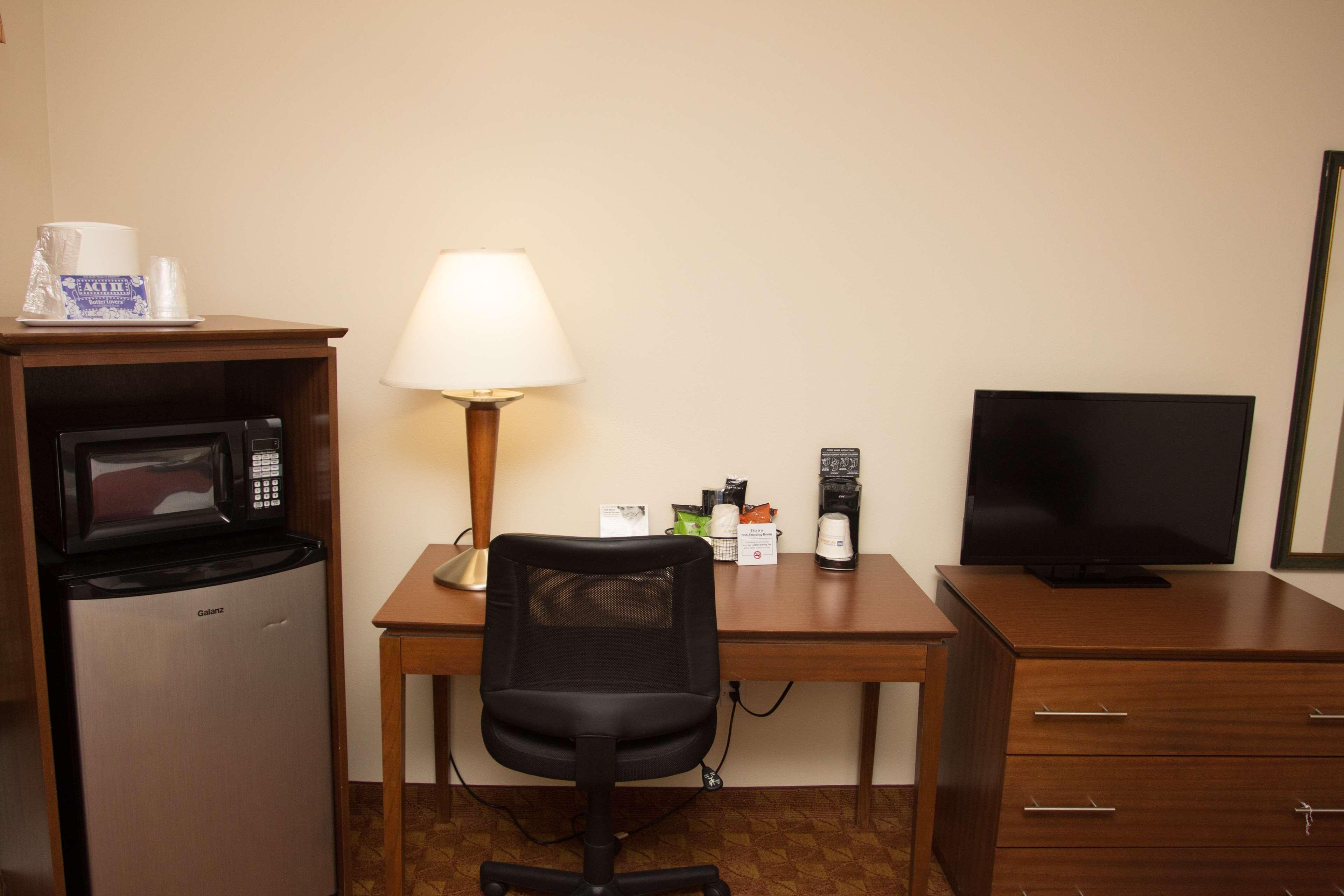 Best Western Lakewood Inn Hebron Esterno foto