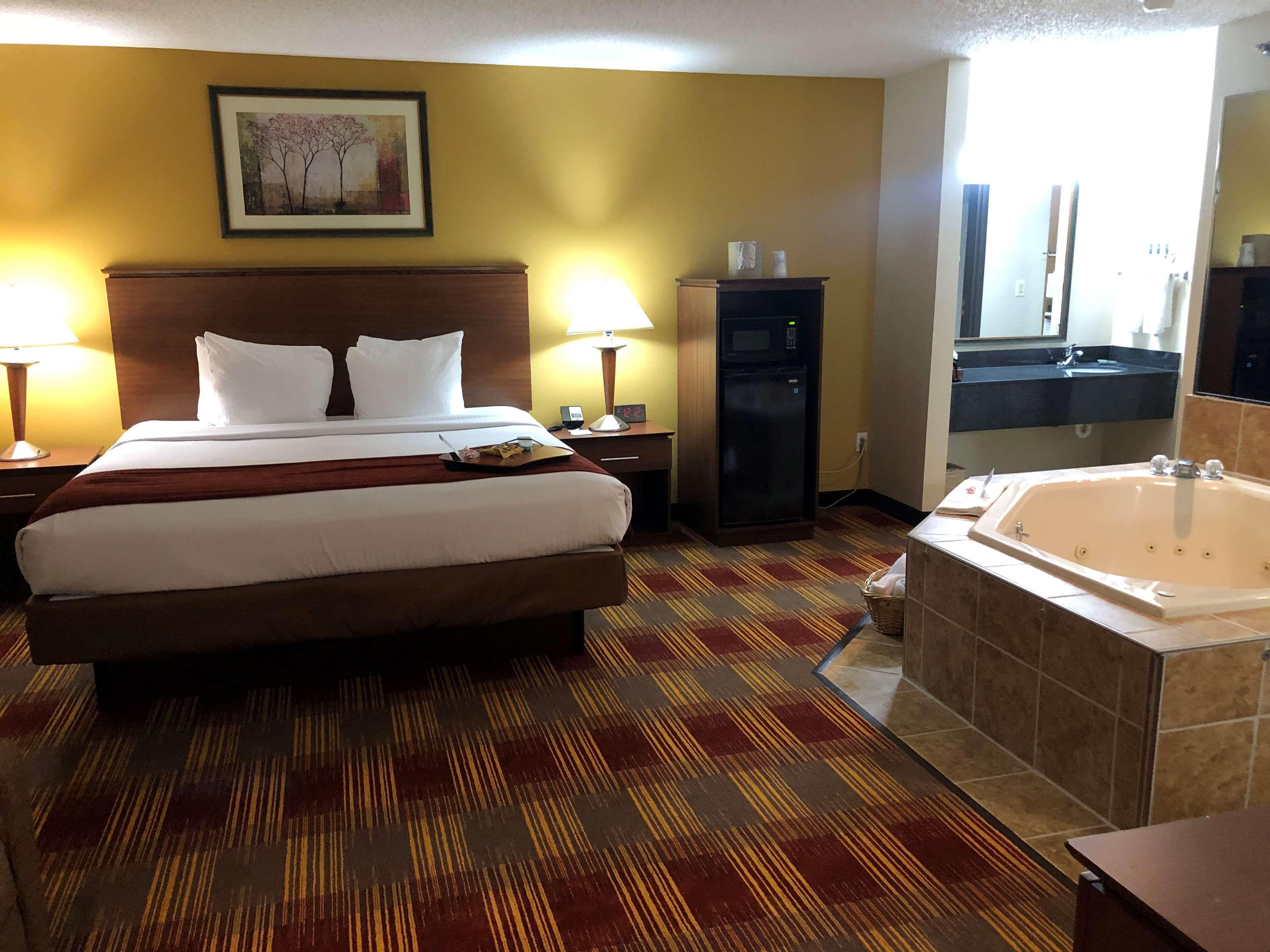 Best Western Lakewood Inn Hebron Esterno foto