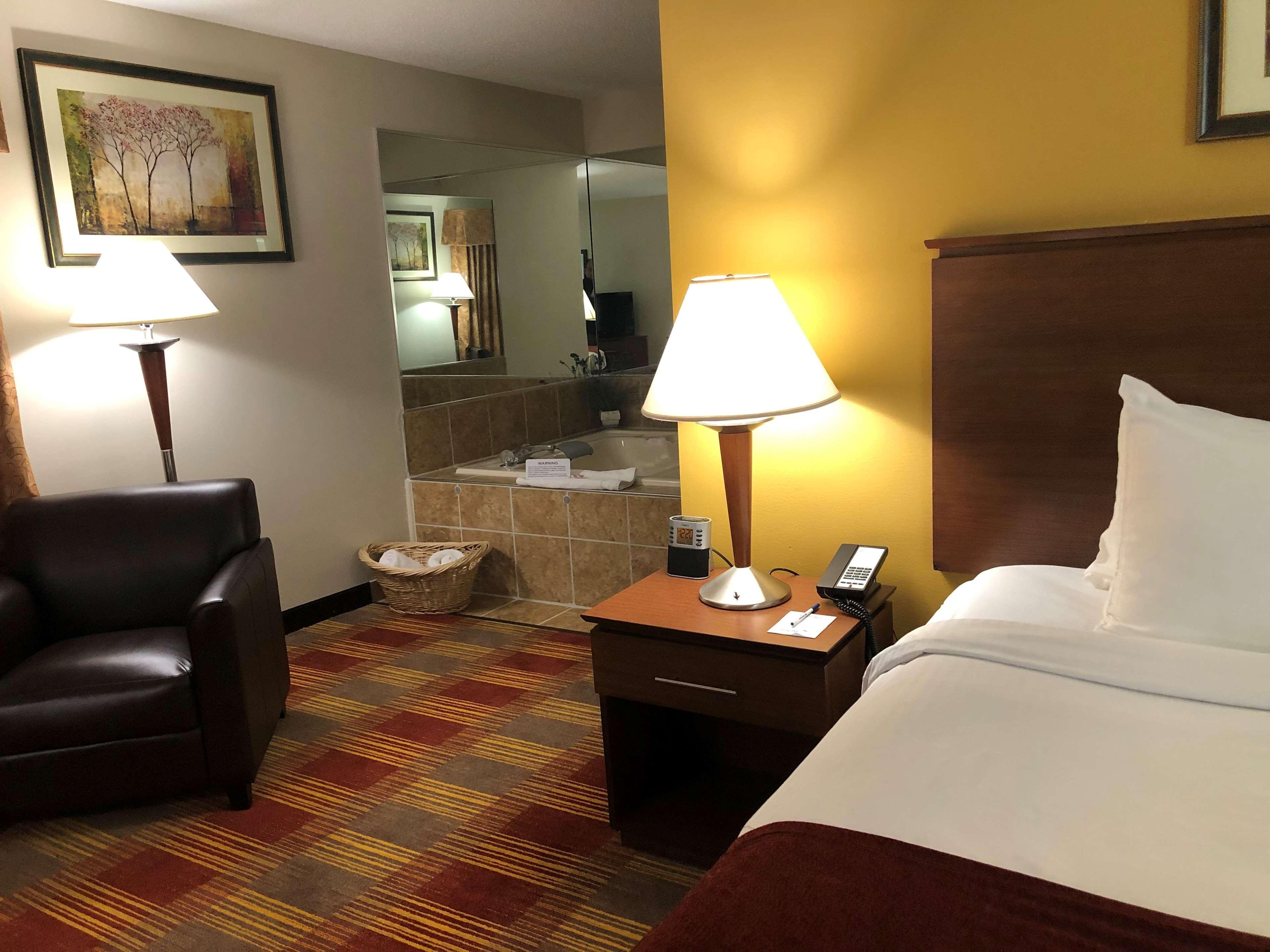 Best Western Lakewood Inn Hebron Esterno foto