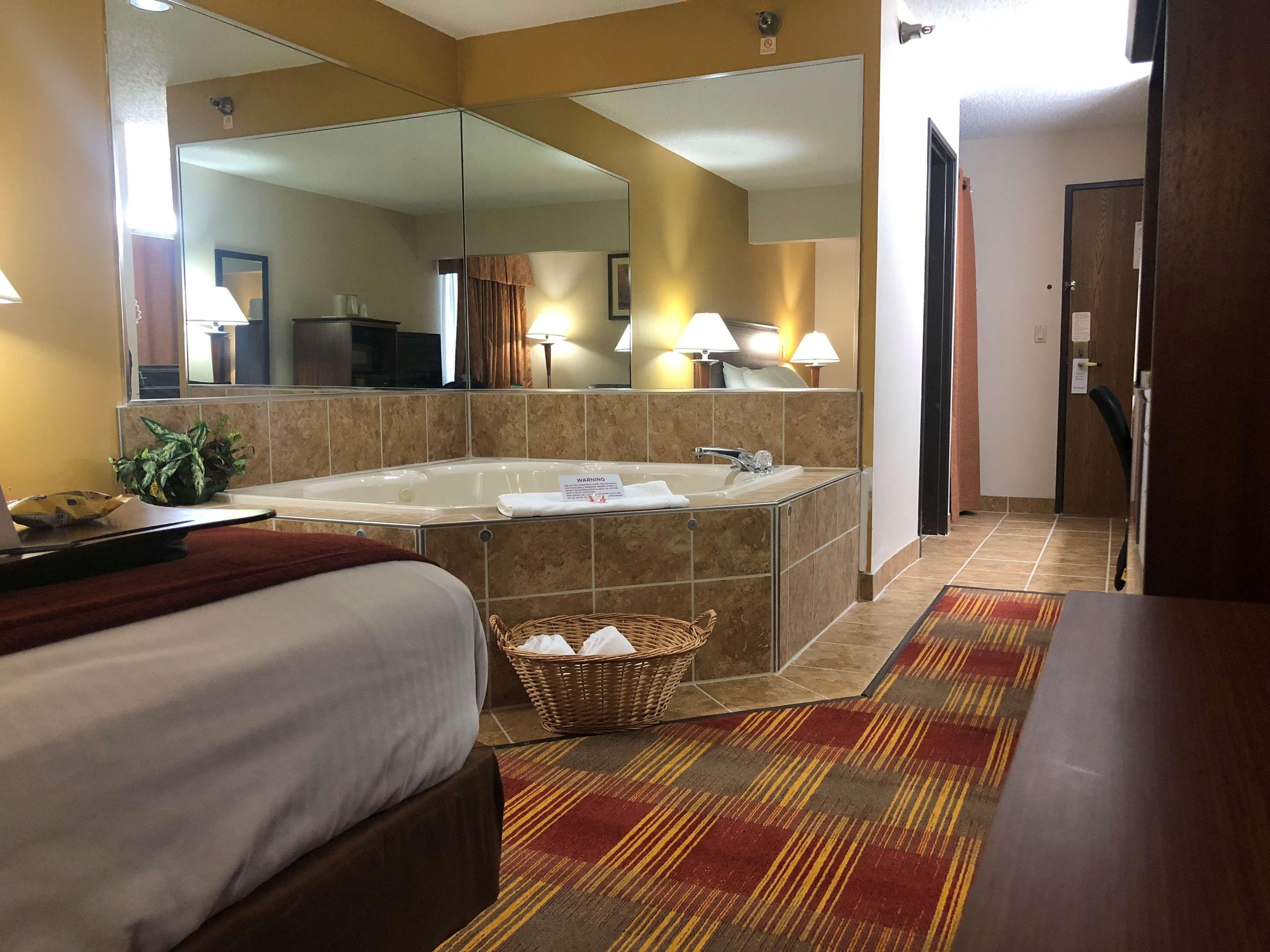 Best Western Lakewood Inn Hebron Esterno foto