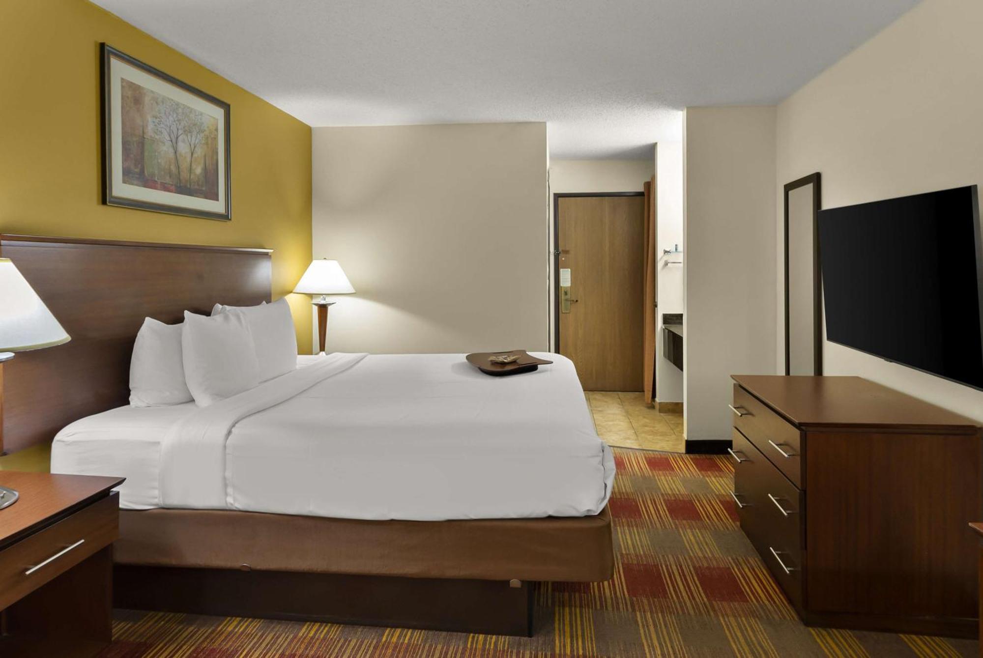 Best Western Lakewood Inn Hebron Esterno foto