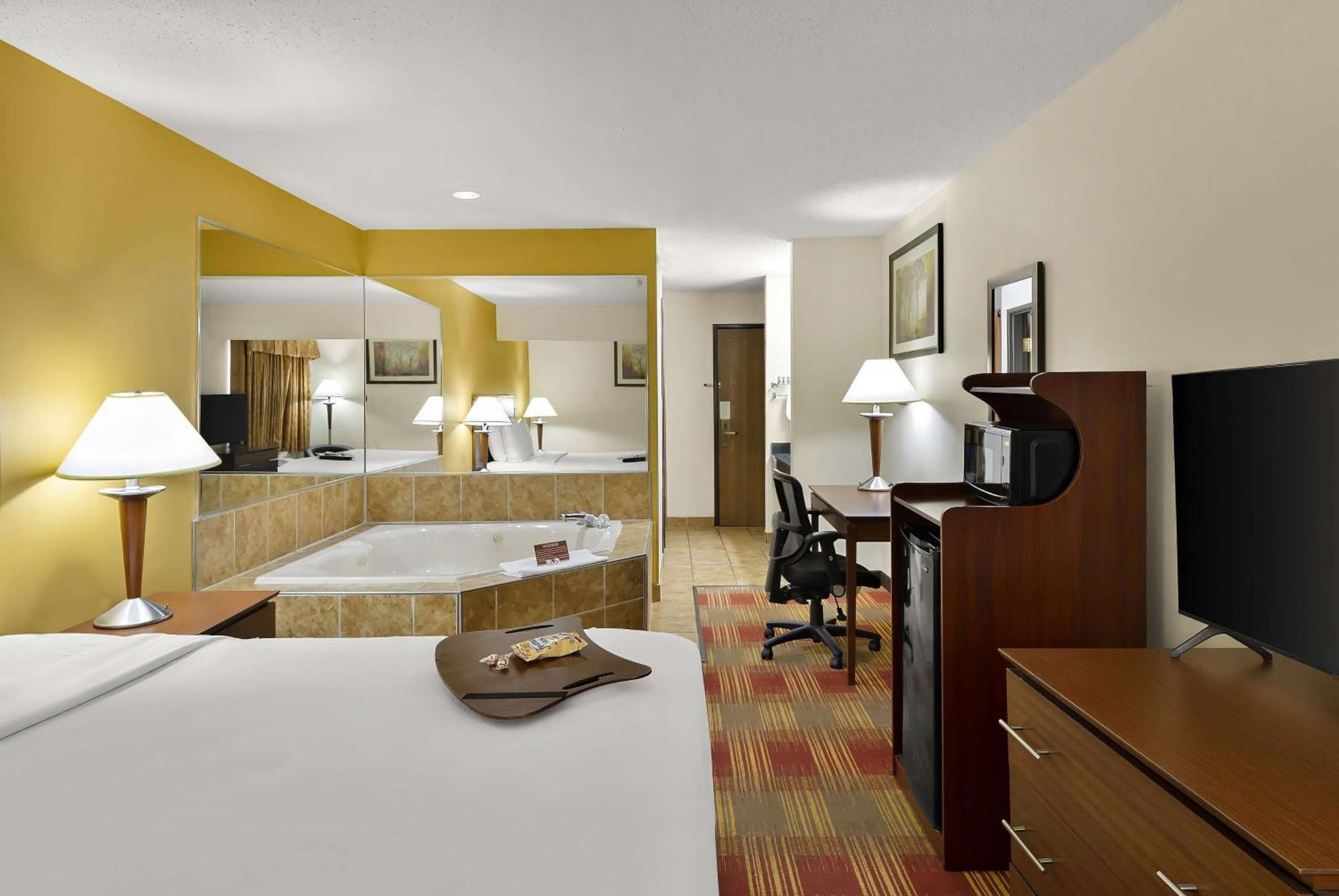 Best Western Lakewood Inn Hebron Esterno foto