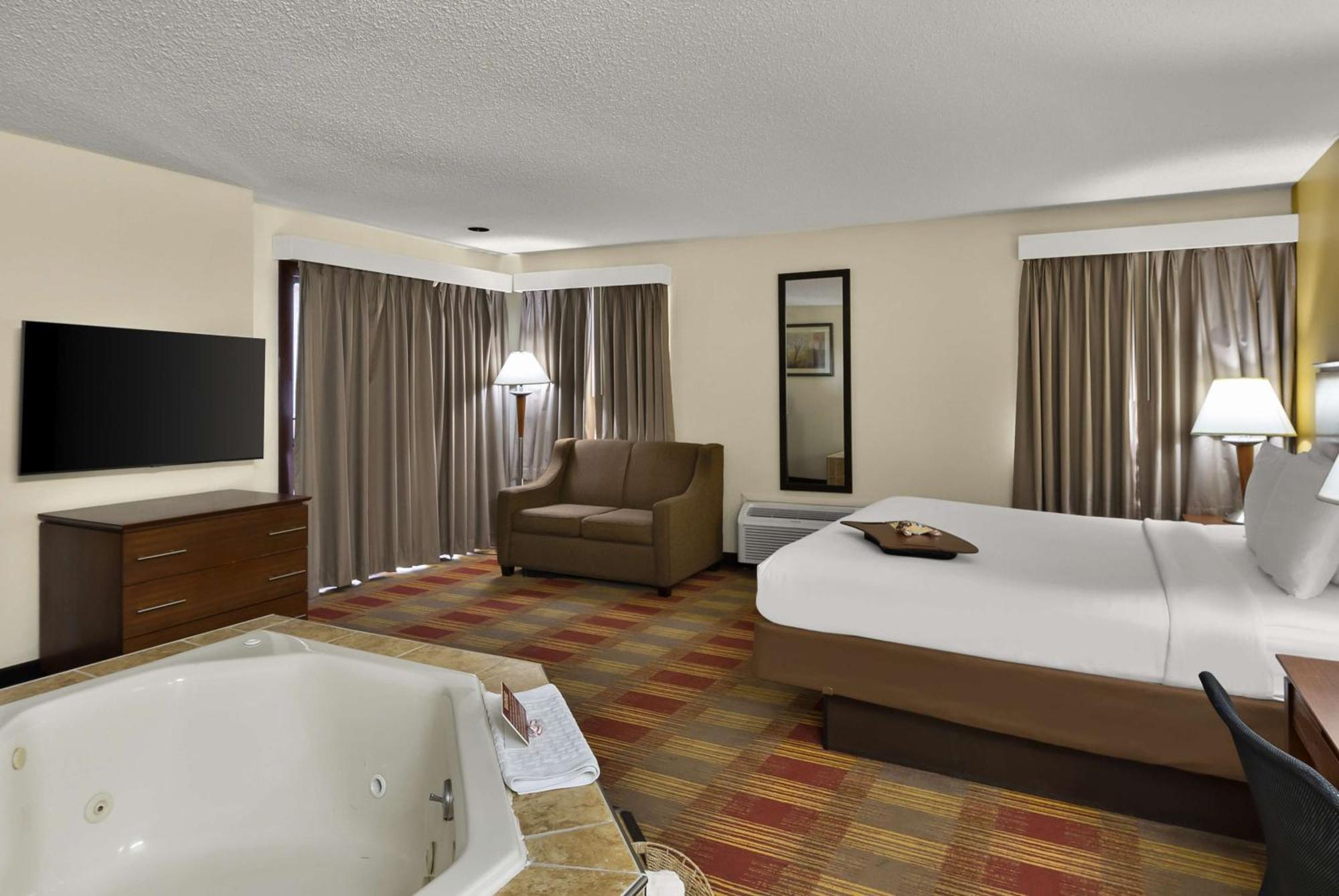 Best Western Lakewood Inn Hebron Esterno foto