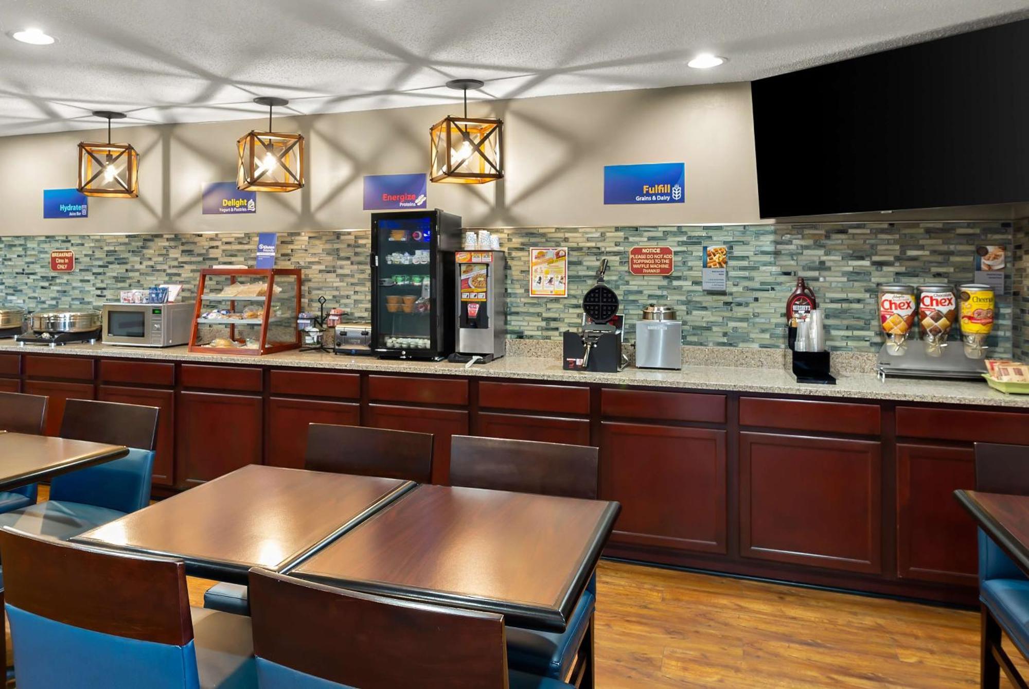 Best Western Lakewood Inn Hebron Esterno foto