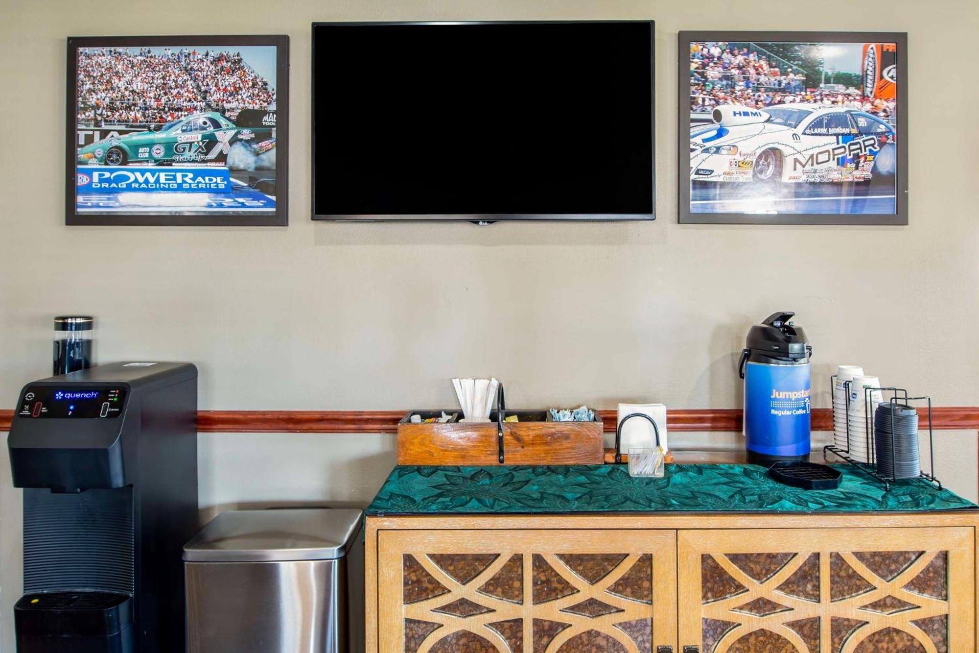 Best Western Lakewood Inn Hebron Esterno foto
