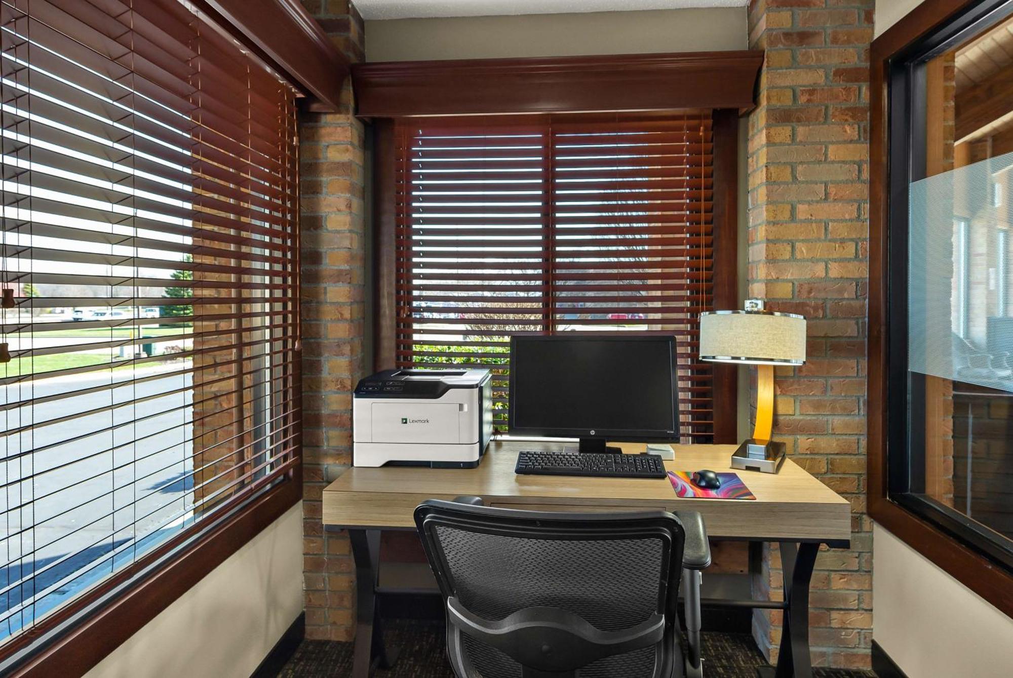 Best Western Lakewood Inn Hebron Esterno foto
